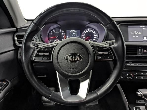 Kia Optima IV Рестайлинг с пробегом 2018 года, цена 2 355 000 рублей, 46841 км, седан, Автокод Объявления
