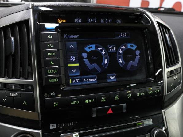 Toyota Land Cruiser 200 Series Рестайлинг 1 с пробегом 2012 года, цена 4 398 000 рублей, 138379 км, внедорожник, Автокод Объявления