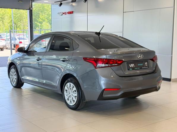 Hyundai Solaris II с пробегом 2018 года, цена 1 445 000 рублей, 103934 км, седан, Автокод Объявления