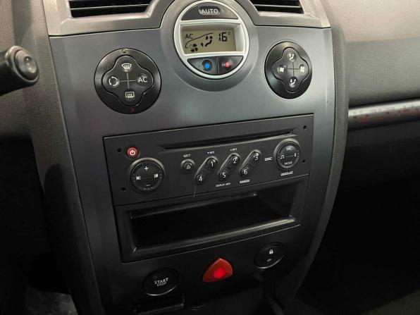 Renault Megane II Рестайлинг с пробегом 2007 года, цена 380 000 рублей, 191842 км, седан, Автокод Объявления