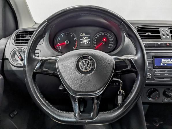 Volkswagen Polo V Рестайлинг с пробегом 2017 года, цена 1 125 000 рублей, 106172 км, седан, Автокод Объявления