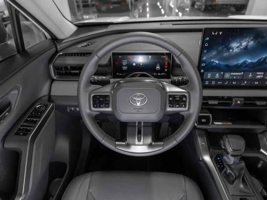 Toyota RAV4 VI (XA60) Москва  - изображение 11