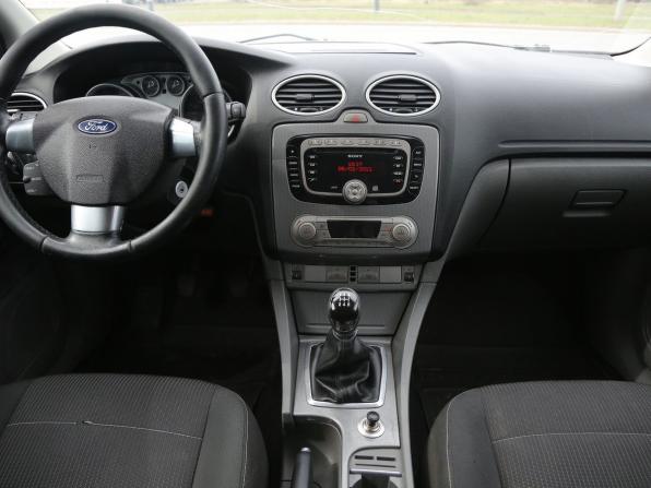 Ford Focus II Рестайлинг с пробегом 2011 года, цена 378 000 рублей, 309000 км, седан, Автокод Объявления