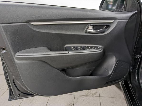 Kia Rio IV Рестайлинг с пробегом 2021 года, цена 1 940 000 рублей, 71940 км, хэтчбек, Автокод Объявления