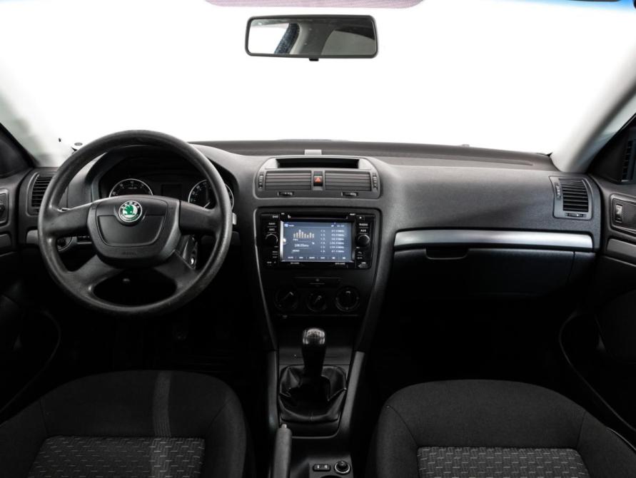 Skoda Octavia II (A5) Рестайлинг Санкт-Петербург  - изображение 10