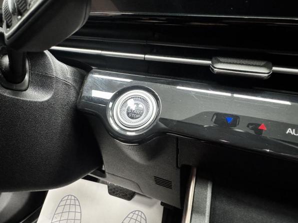 Omoda C5 I с пробегом 2022 года, цена 1 720 000 рублей, 45152 км, внедорожник, Автокод Объявления