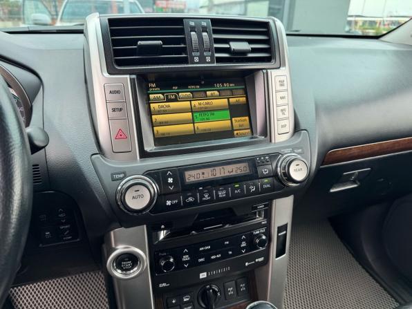 Toyota Land Cruiser Prado 150 Series с пробегом 2010 года, цена 2 750 000 рублей, 298260 км, внедорожник, Автокод Объявления