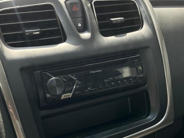 Renault Logan II с пробегом 2017 года, цена 589 000 рублей, 165054 км, седан, Автокод Объявления