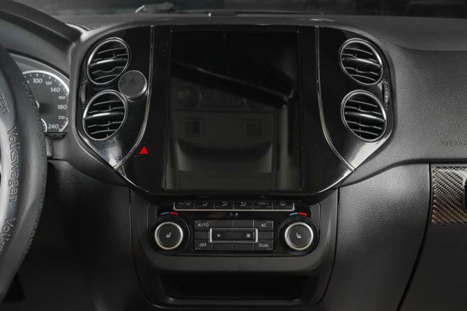 Volkswagen Tiguan I Рестайлинг с пробегом 2011 года, цена 1 629 000 рублей, 242125 км, внедорожник, Автокод Объявления
