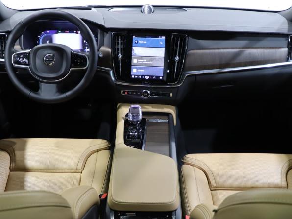 Volvo V90 Cross Country I Рестайлинг с пробегом 2024 года, цена 6 910 000 рублей, 19614 км, универсал, Автокод Объявления