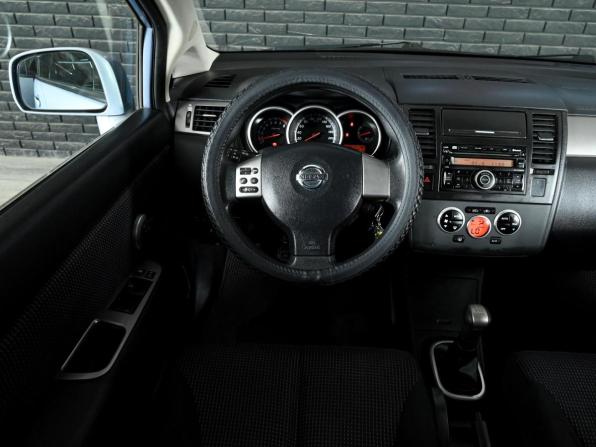 Nissan Tiida I Рестайлинг с пробегом 2011 года, цена 650 000 рублей, 176171 км, хэтчбек, Автокод Объявления