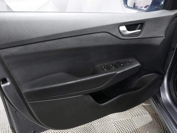 Hyundai Solaris II Рестайлинг с пробегом 2020 года, цена 1 544 000 рублей, 40000 км, седан, Автокод Объявления