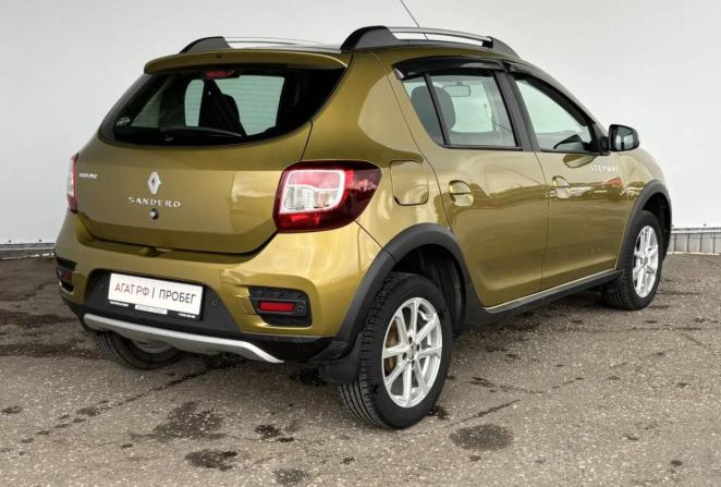 Renault Sandero II с пробегом 2015 года, цена 895 000 рублей, 83054 км, хэтчбек, Автокод Объявления