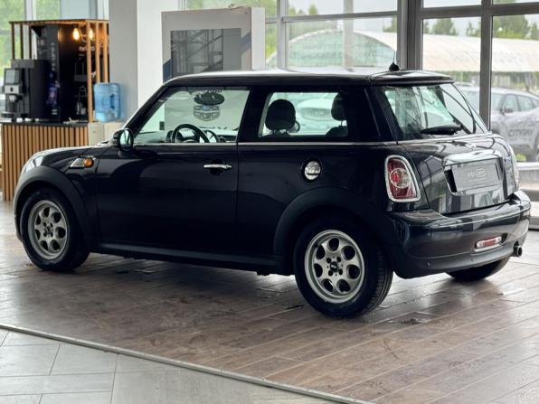 Mini Hatch II (R56) Рестайлинг с пробегом 2013 года, цена 859 000 рублей, 177000 км, хэтчбек, Автокод Объявления