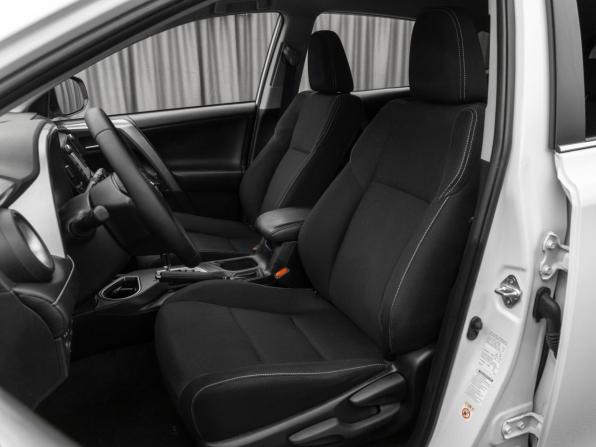 Toyota RAV4 IV (XA40) Рестайлинг с пробегом 2017 года, цена 2 280 000 рублей, 133573 км, внедорожник, Автокод Объявления