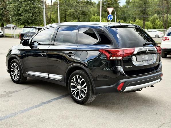 Mitsubishi Outlander III Рестайлинг 2 с пробегом 2015 года, цена 1 813 700 рублей, 98674 км, внедорожник, Автокод Объявления