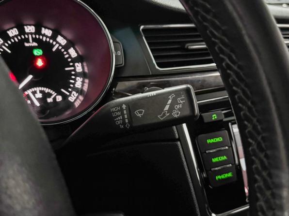 Skoda Superb II Рестайлинг с пробегом 2013 года, цена 899 000 рублей, 359617 км, лифтбек, Автокод Объявления
