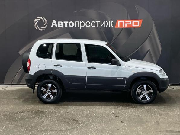 Chevrolet Niva I Рестайлинг с пробегом 2018 года, цена 699 000 рублей, 144623 км, внедорожник, Автокод Объявления