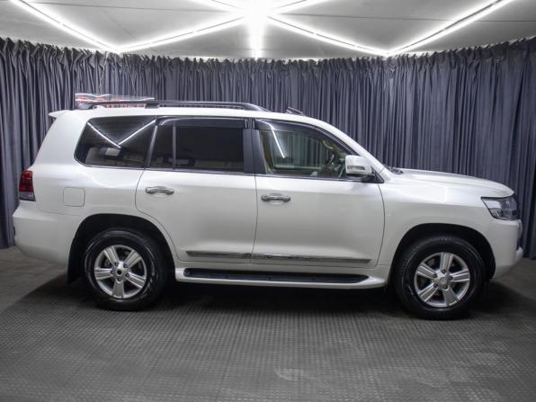 Toyota Land Cruiser 200 Series Рестайлинг 2 с пробегом 2020 года, цена 7 449 000 рублей, 146000 км, внедорожник, Автокод Объявления