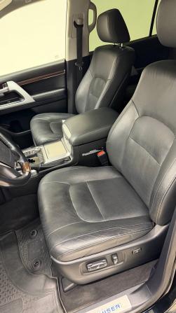 Toyota Land Cruiser 200 Series Рестайлинг 2 с пробегом 2019 года, цена 7 400 000 рублей, 85753 км, внедорожник, Автокод Объявления