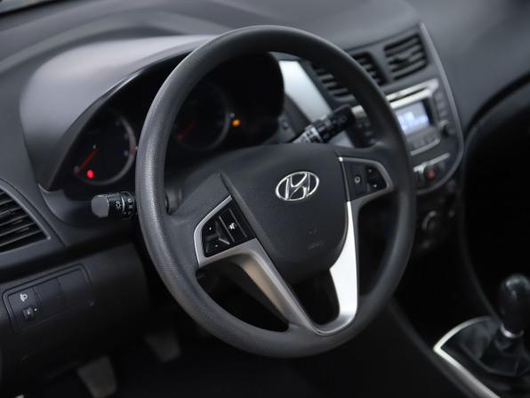 Hyundai Solaris I Рестайлинг с пробегом 2015 года, цена 790 000 рублей, 155886 км, хэтчбек, Автокод Объявления
