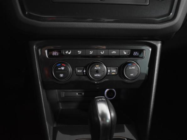 Volkswagen Tiguan II с пробегом 2017 года, цена 2 957 000 рублей, 25196 км, внедорожник, Автокод Объявления