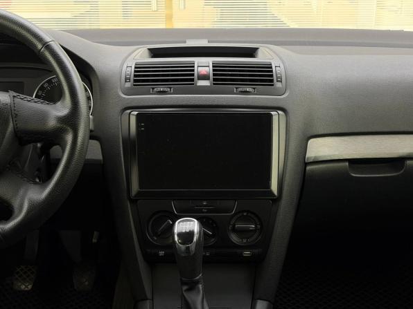 Skoda Octavia II (A5) Рестайлинг с пробегом 2011 года, цена 599 000 рублей, 216513 км, лифтбек, Автокод Объявления