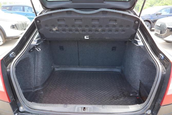 Skoda Octavia II (A5) Рестайлинг с пробегом 2012 года, цена 629 000 рублей, 261000 км, лифтбек, Автокод Объявления