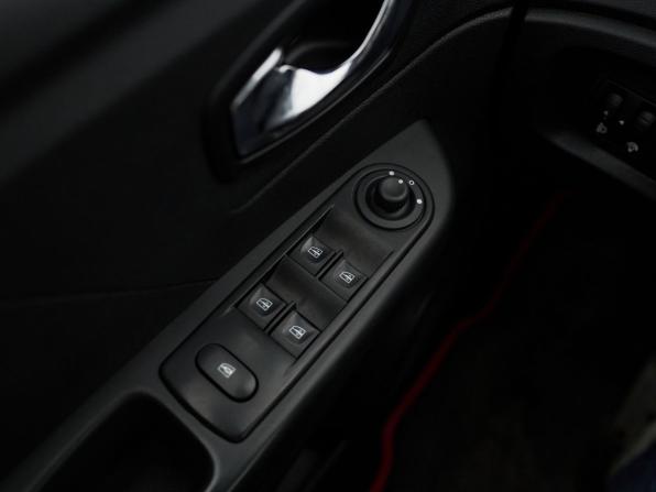 Renault Kaptur I с пробегом 2018 года, цена 998 000 рублей, 133510 км, внедорожник, Автокод Объявления