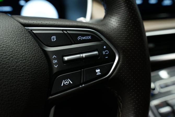 Hyundai Santa Fe IV Рестайлинг с пробегом 2021 года, цена 3 893 000 рублей, 76500 км, внедорожник, Автокод Объявления