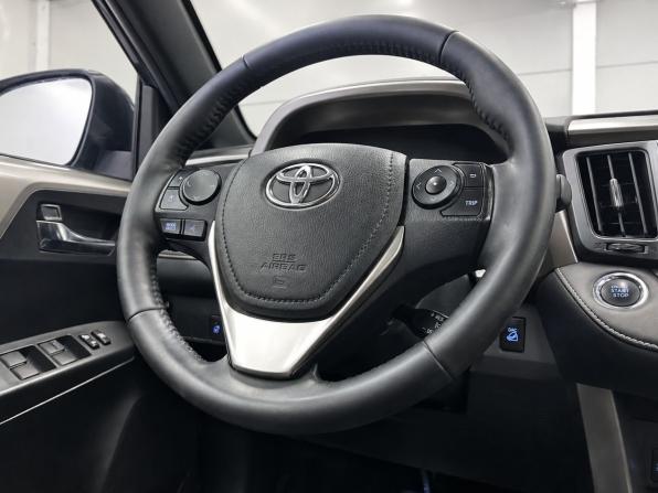 Toyota RAV4 IV (XA40) Рестайлинг с пробегом 2018 года, цена 2 499 000 рублей, 95524 км, внедорожник, Автокод Объявления