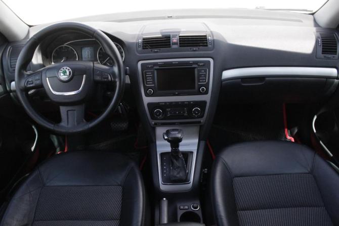 Skoda Octavia II (A5) Рестайлинг с пробегом 2012 года, цена 895 000 рублей, 290167 км, лифтбек, Автокод Объявления