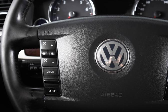 Volkswagen Touareg I Рестайлинг с пробегом 2007 года, цена 999 000 рублей, 380000 км, внедорожник, Автокод Объявления