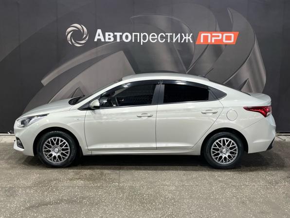 Hyundai Solaris II с пробегом 2019 года, цена 1 445 000 рублей, 70600 км, седан, Автокод Объявления