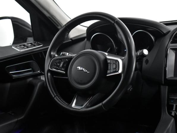 Jaguar F-Pace I с пробегом 2019 года, цена 2 560 000 рублей, 141734 км, внедорожник, Автокод Объявления