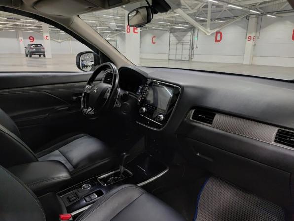 Mitsubishi Outlander III Рестайлинг 3 с пробегом 2021 года, цена 2 450 000 рублей, 143387 км, внедорожник, Автокод Объявления