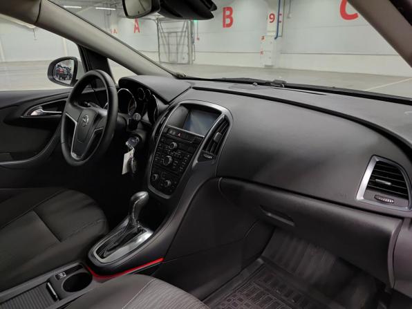 Opel Astra J Рестайлинг с пробегом 2012 года, цена 900 000 рублей, 129425 км, хэтчбек, Автокод Объявления
