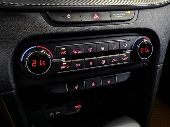 Kia Ceed III Рестайлинг с пробегом 2022 года, цена 2 305 000 рублей, 86279 км, универсал, Автокод Объявления