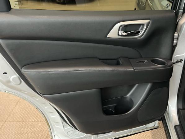 Nissan Pathfinder IV с пробегом 2015 года, цена 1 640 000 рублей, 162500 км, внедорожник, Автокод Объявления
