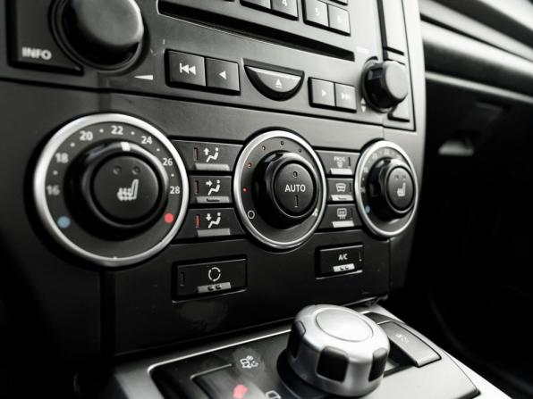 Land Rover Freelander II Рестайлинг с пробегом 2010 года, цена 1 330 000 рублей, 246223 км, внедорожник, Автокод Объявления