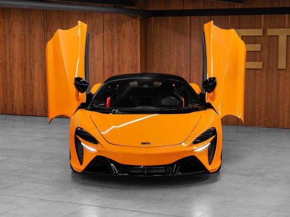 McLaren Artura с пробегом 2023 года, цена 24 900 000 рублей, 2490 км, купе, Автокод Объявления