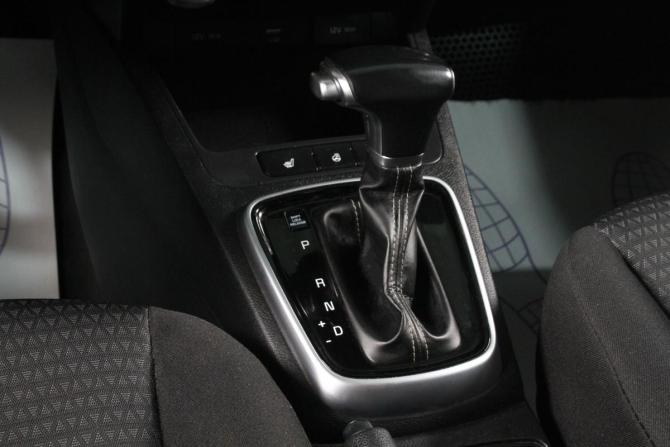 Kia Rio IV Рестайлинг с пробегом 2020 года, цена 1 299 000 рублей, 131000 км, седан, Автокод Объявления
