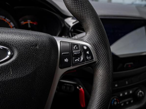 Lada (ВАЗ) Vesta I с пробегом 2022 года, цена 1 229 000 рублей, 50443 км, седан, Автокод Объявления