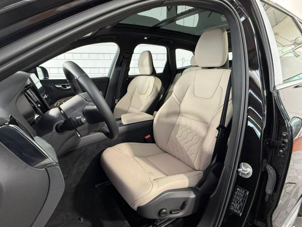 Volvo XC60 II Рестайлинг 2 с пробегом 2025 года, цена 6 350 000 рублей, 20 км, внедорожник, Автокод Объявления