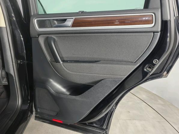 Volkswagen Touareg II Рестайлинг с пробегом 2015 года, цена 2 139 000 рублей, 151000 км, внедорожник, Автокод Объявления
