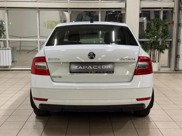 Skoda Octavia III (A7) Рестайлинг с пробегом 2018 года, цена 1 699 000 рублей, 164879 км, лифтбек, Автокод Объявления