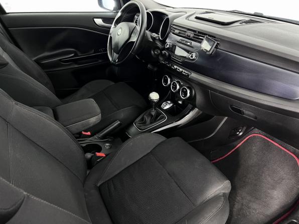 Alfa Romeo Giulietta III с пробегом 2011 года, цена 700 000 рублей, 227493 км, хэтчбек, Автокод Объявления