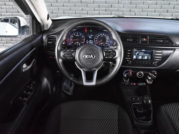 Kia Rio IV с пробегом 2017 года, цена 1 360 000 рублей, 152500 км, хэтчбек, Автокод Объявления