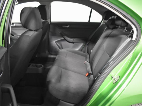 Skoda Rapid I Рестайлинг с пробегом 2018 года, цена 1 040 000 рублей, 120000 км, лифтбек, Автокод Объявления