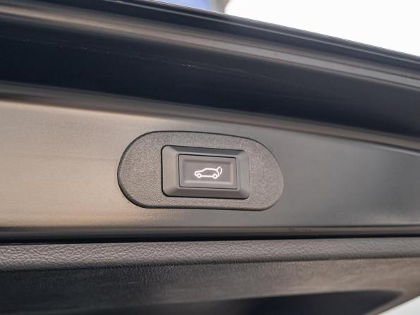 Toyota Esquire I Рестайлинг с пробегом 2019 года, цена 2 899 000 рублей, 74505 км, минивэн, Автокод Объявления